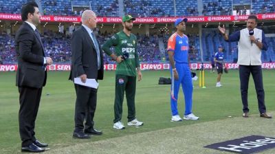 পাকিস্তানকে ব্যাটিংয়ে পাঠালো ভারত, একাদশে যারা