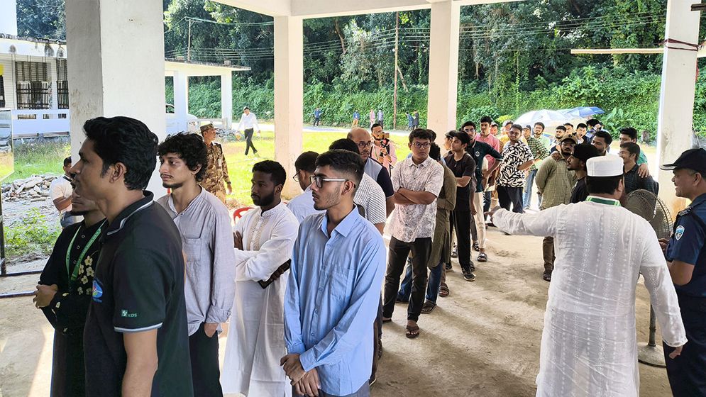 চাকসু নির্বাচন: চলছে ভোটগ্রহণ