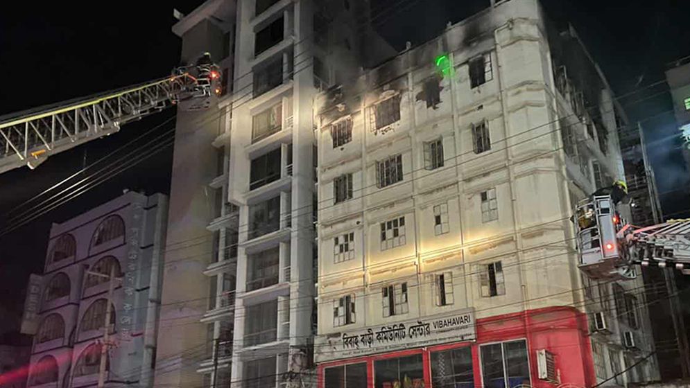 মিরপুরে বহুতল ভবনের আগুন নিয়ন্ত্রণে