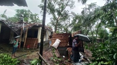 গঙ্গাচড়ায় হঠাৎ ঝড়ে ক্ষতিগ্রস্ত ৬ শতাধিক বাড়িঘর