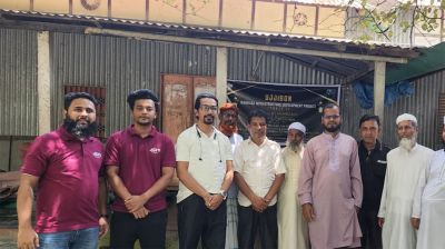 সিংগাইরে মাদ্রাসায় বসার বেঞ্চ-টুল উপহার দিলো জেসিআই মানিকগঞ্জ