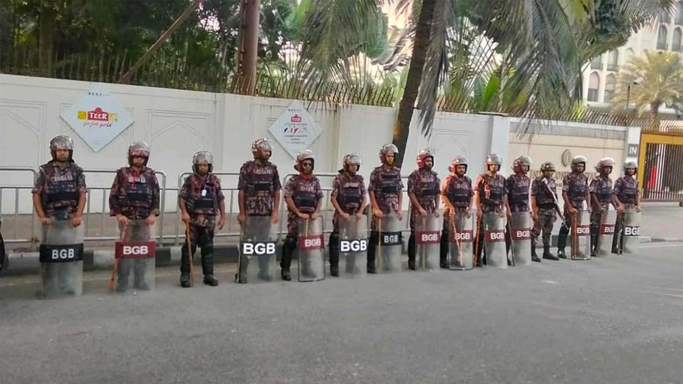 লকডাউন ঘিরে কঠোর নিরাপত্তা ব্যবস্থা