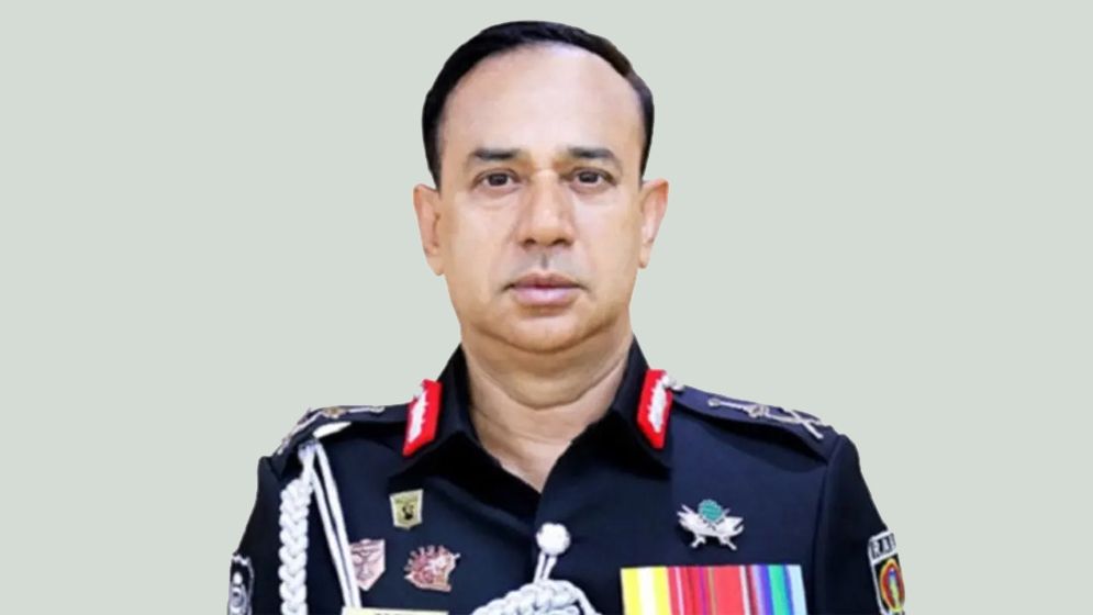 র‍্যাবের সাবেক ডিজি হারুন ও পরিবারের দেশত্যাগে নিষেধাজ্ঞা