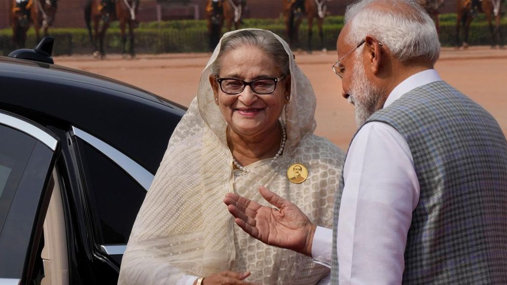 শেখ হাসিনাকে যে কারণে ফেরত দেবে না ভারত