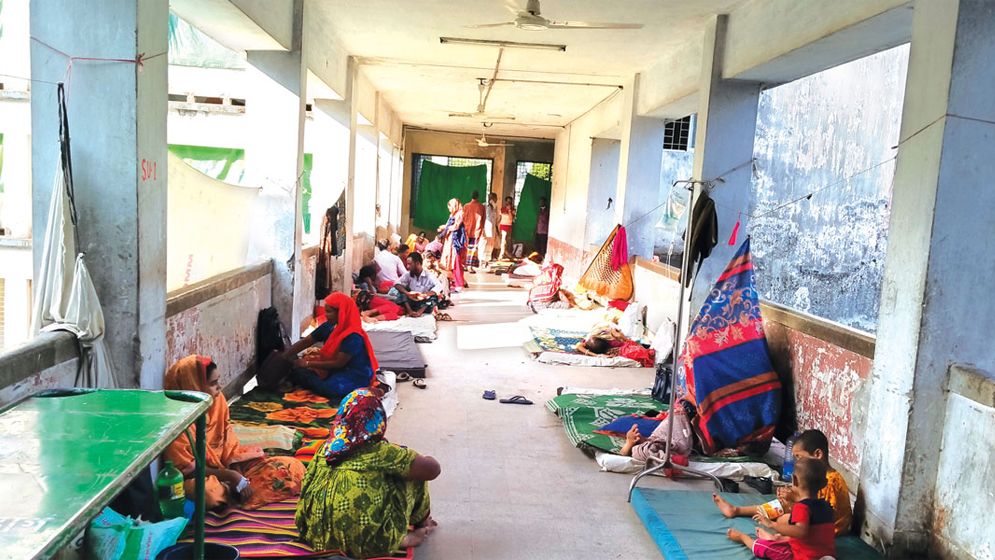 ভোগান্তি পিছু ছাড়ে না রোগীর