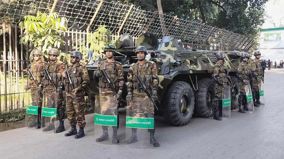 কমপ্লিট শাটডাউন ঘিরে দেশজুড়ে কড়া নিরাপত্তা