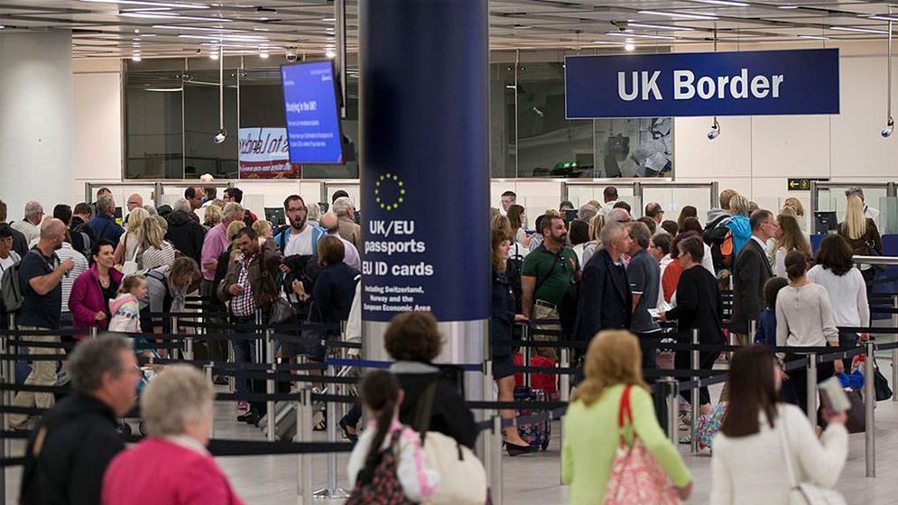 যুক্তরাজ্যে স্থায়ী হতে শরণার্থীদের অপেক্ষা করতে হবে ২০ বছর