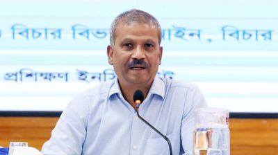 জুলাই অভ্যুত্থানকালে আমিরাতে বন্দি অবশিষ্ট ২৪ জনের মুক্তি শিগগির: আইন উপদেষ্টা