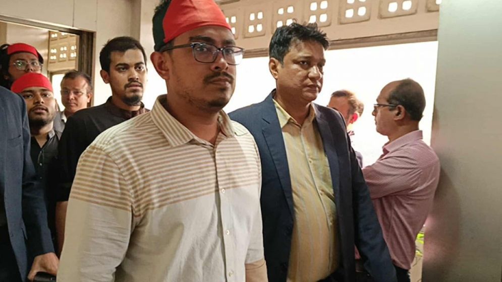 স্বরাষ্ট্র উপদেষ্টার সঙ্গে বৈঠকে ডাকসু নেতারা