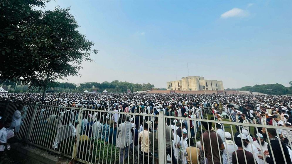 লাখো মানুষের অংশগ্রহণে সংসদ ভবনে ওসমান হাদির জানাজা