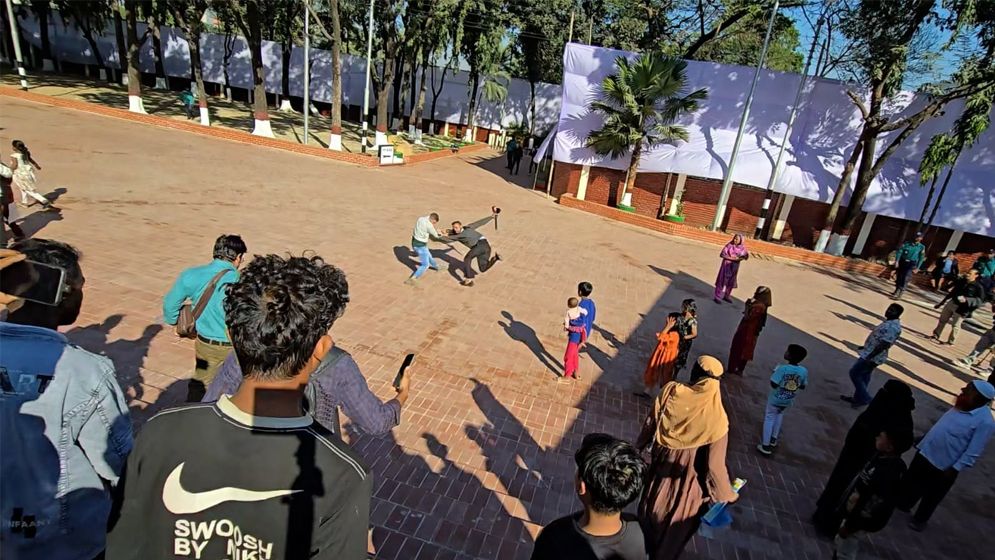 শহীদ বুদ্ধিজীবী স্মৃতিসৌধে সাংবাদিকদের ওপর হামলা, আহত ৫