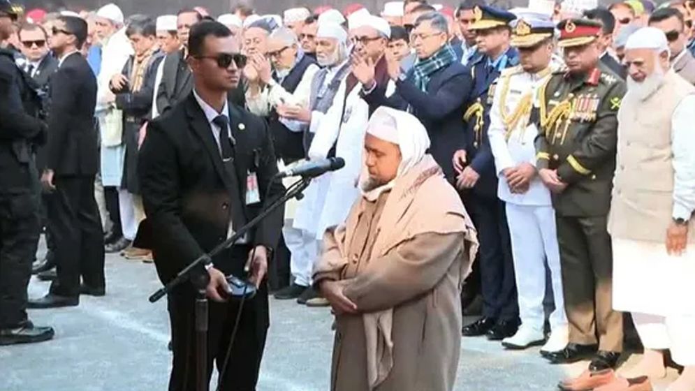 খালেদা জিয়ার জানাজায় লাখো মানুষের ঢল