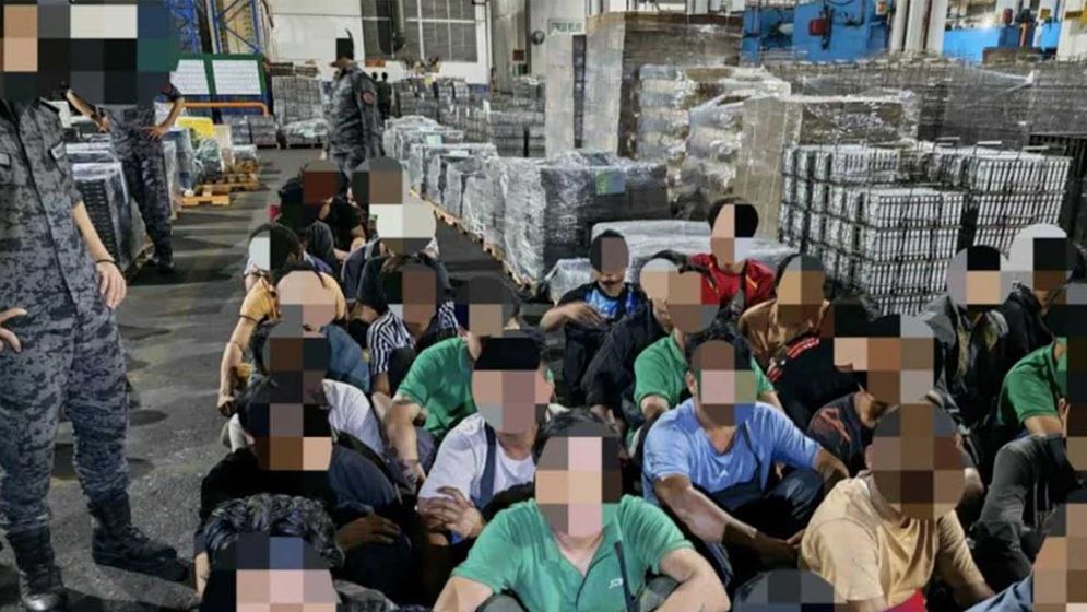 মালয়েশিয়ার বাংলাদেশিসহ আটক ৪০২ অবৈধ অভিবাসী