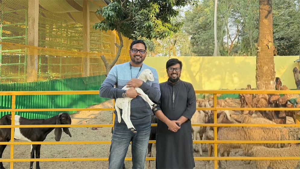 দুই তরুণের সুখের খামার: বদলে যাচ্ছে একটি গ্রাম