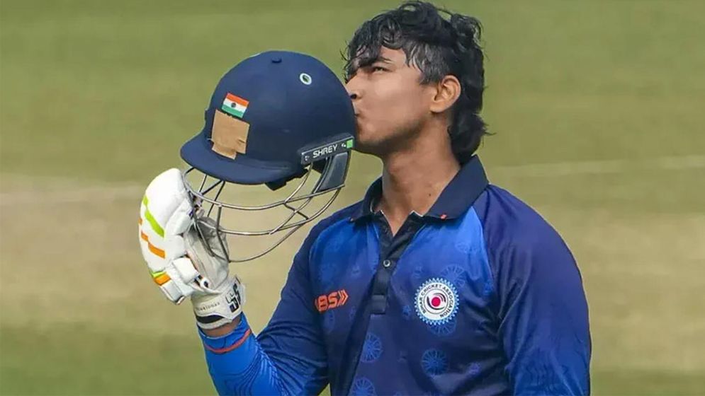 বিধ্বংসী ব্যাটিংয়ে ৮৪ বলে ১৯০ রান, ১৪ বছর বয়সী বৈভবের বিশ্বরেকর্ড