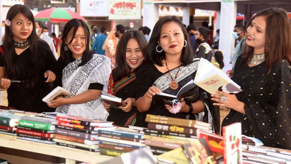 অমর একুশে বইমেলা শুরু ২০ ফেব্রুয়ারি