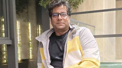 এখনো ডিবি কার্যালয়ে সাংবাদিক আনিস আলমগীর