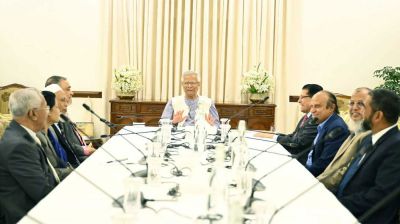 নির্বাচন-গণভোটের প্রস্তুতি সম্পর্কে প্রধান উপদেষ্টাকে অবহিত করলেন সিইসি