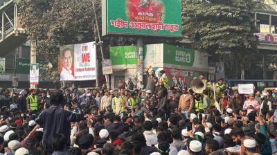 হাদি হত্যার বিচার দাবিতে শাহবাগ অবরোধ, যান চলাচল বন্ধ