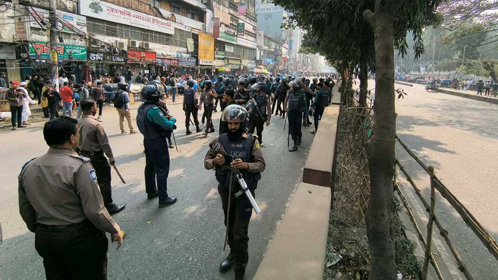 ঢাকা কলেজ–আইডিয়াল কলেজ শিক্ষার্থীদের ফের সংঘর্ষ