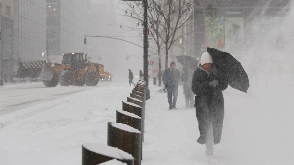 তুষারঝড়-তীব্র ঠান্ডায় বিপর্যস্ত যুক্তরাষ্ট্র, ৩০ জনের মৃত্যু