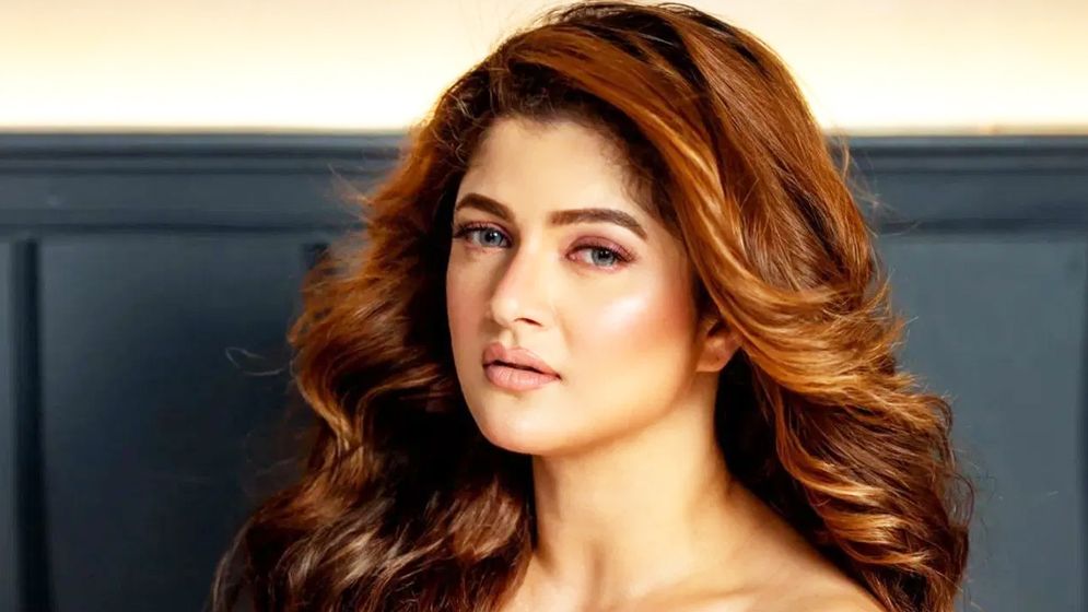 ফিগার নিয়ে বাজে মন্তব্যে বিব্রত শ্রাবন্তী