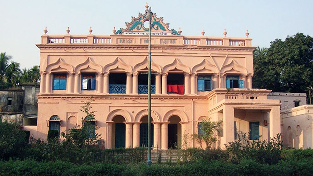নবাব ফয়েজুন্নেছার সম্পত্তি বেখলের চেষ্টা