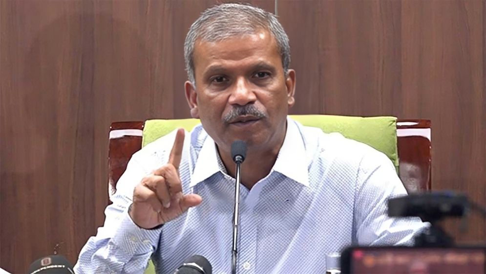 সংবাদ সম্মেলনে আসছেন উপদেষ্টা আসিফ নজরুল