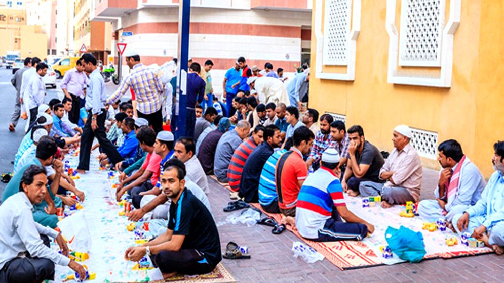 রোজাদারকে ইফতার করানো আল্লাহর প্রিয় ইবাদত