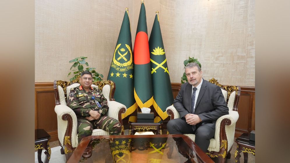 সেনাপ্রধান-ইউরোপীয় ইউনিয়ন রাষ্ট্রদূতের সাক্ষাৎ