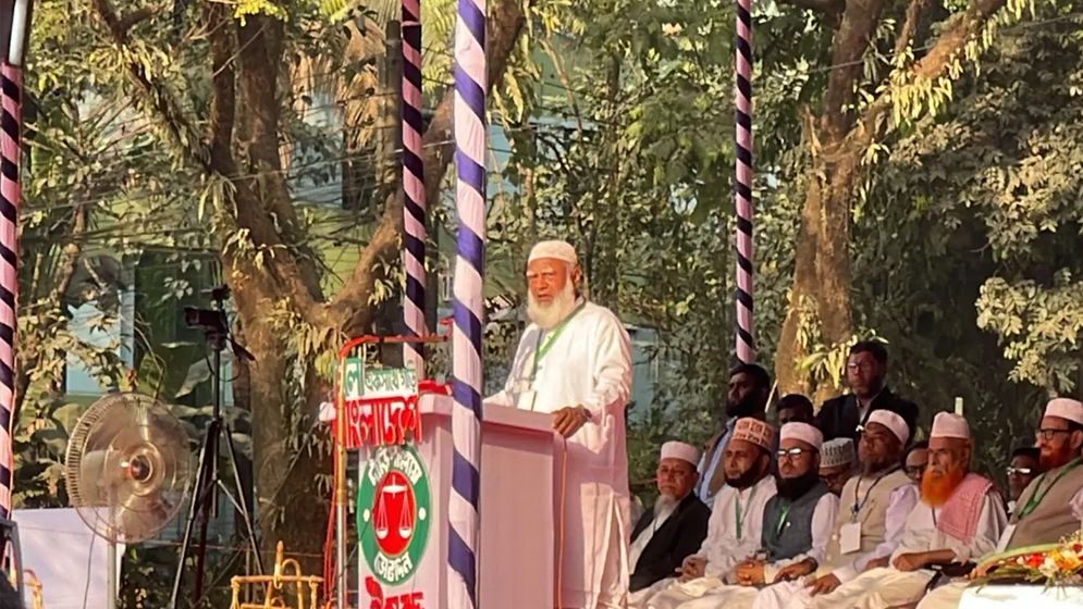 ৫৪ বছর দেশের টাকা লুটপাট হয়েছে কেউ ফেরেশতা ছিলেন না