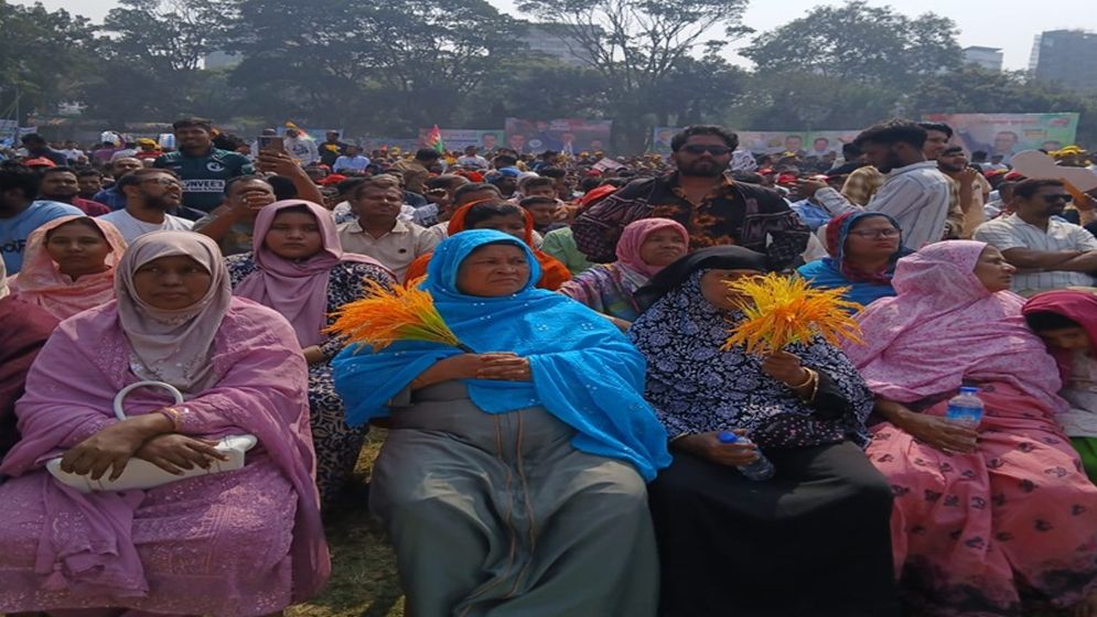 ঢাকা ১০ আসনের নির্বাচনী জনসভায় জনতার ঢল