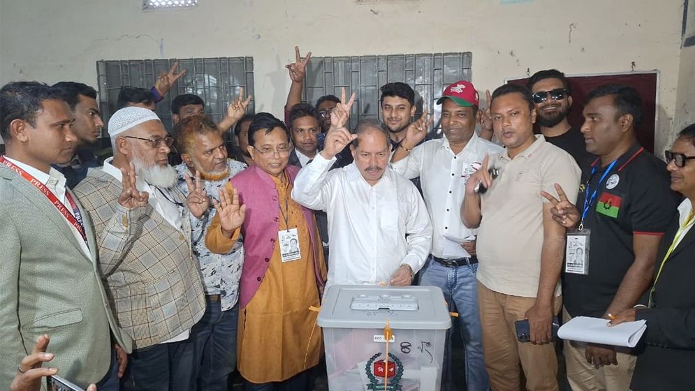 বরিশাল-৫: ভোট সুষ্ঠ হচ্ছে, জয়ের ব্যাপারে আশাবাদী সরোয়ার