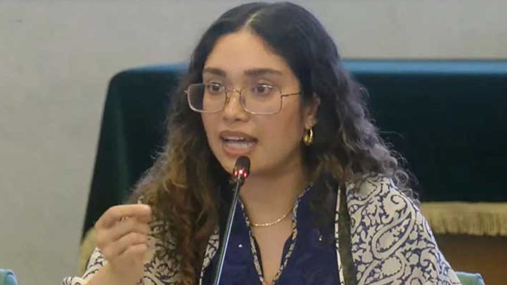 নারীদের জন্য একটি শক্ত লাইফলাইন তৈরি করতে হবে