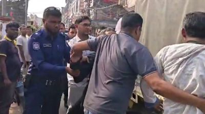 শহিদ মিনারে ‘জয় বাংলা’ স্লোগান, ২ জন আটক