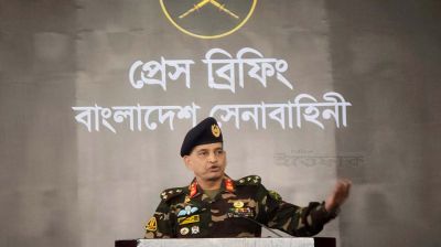 ভোটকেন্দ্রের আঙিনা পর্যন্ত টহলের অনুমতি