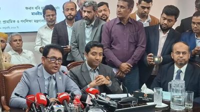 ‘ব্যাকডেটেড’ শিক্ষা ব্যবস্থা নিয়ে এগোনো যাবে না