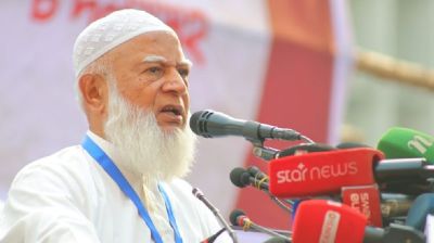 মঞ্চে শুয়ে পড়লেন জামায়াত আমির