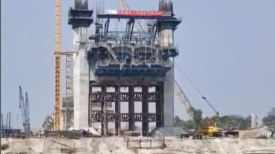 পটুয়াখালীতে সেতুর সাটার ভেঙ্গে নদীতে পড়ে নিহত এক, আহত ১০