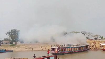 টাঙ্গুয়ার হাওরগামী পর্যটকবাহী হাউজবোটে আগুন