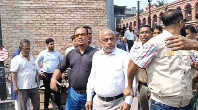 আদালত ভাঙচুরের মামলায় বরিশাল আইনজীবী সমিতির সভাপতি গ্রেপ্তার