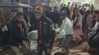 দাঁড়িয়ে থাকা ট্রলিকে ধাক্কা, মোটরসাইকেল আরোহী ৩ বন্ধুর মৃত্যু