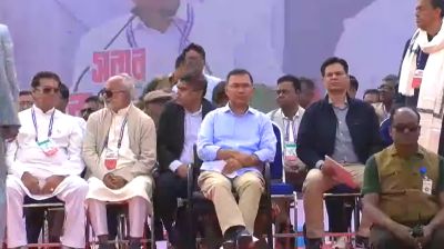 খুলনার জনসভায় তারেক রহমান    