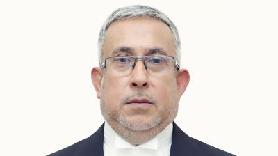 পদত্যাগ করলেন বিচারপতি মামনুন রহমান 