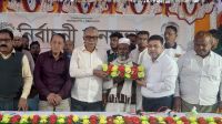 সাতক্ষীরায় জামায়াত নেতাকে ফুল দিয়ে বরণ করে নিল বিএনপি