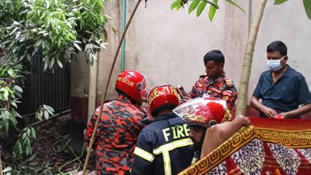  সেফটিক ট্যাংক থেকে বৃদ্ধার মরদেহ উদ্ধার