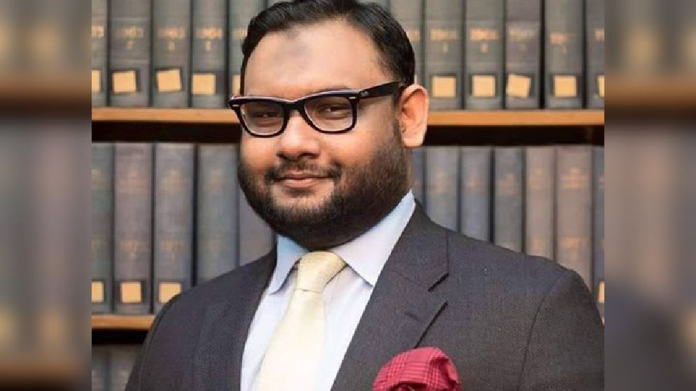 সংসদের হেডফোন ব্যবহারে কানে ব্যথা