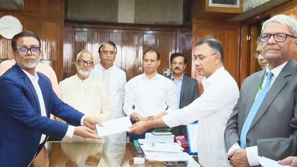 পরিচ্ছন্নতাকর্মীদের ঈদ উপহার দিলেন প্রধানমন্ত্রী