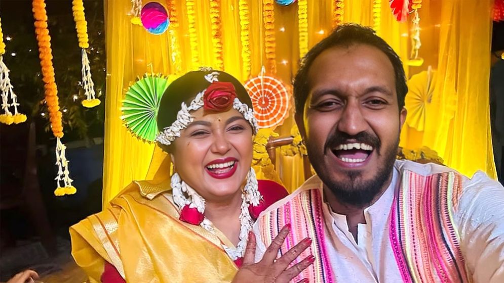 দাম্পত্য ভাঙনের গুঞ্জন, মুখ খুললেন মৌসুমী হামিদ