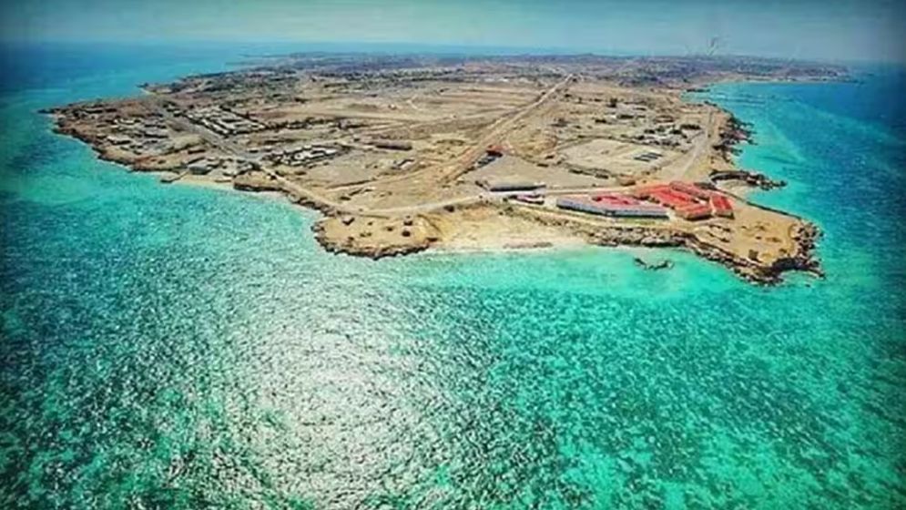 ইরানের খারগ দ্বীপে যুক্তরাষ্ট্রের বিমান হামলা